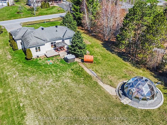 2nd image of 2030 Kingsley St
