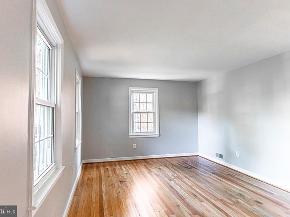 3rd image of 2759 W George Mason Rd