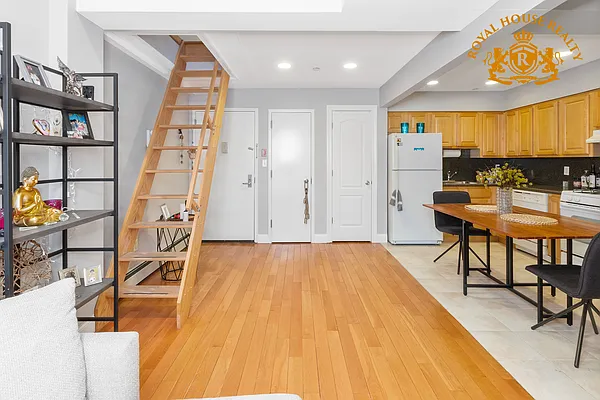 Sold by Royal House Realty, Inc. | media 26