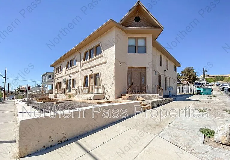 1111 N Cotton St #E — Photo 1