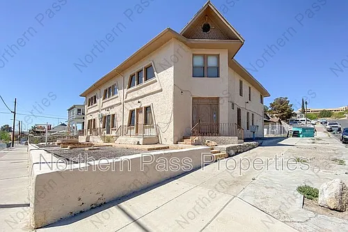 1111 N Cotton St #E Photo 1