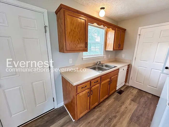 209 Loch Lomand Dr — Photo 6