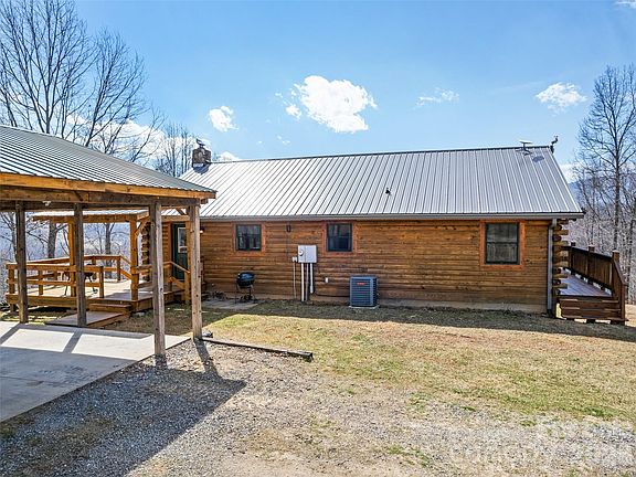 4th image of 425 Rustic Ridge Dr