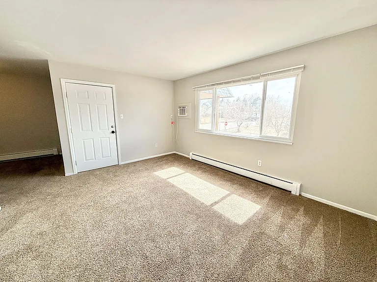6450 Chippewa Rd — Photo 3