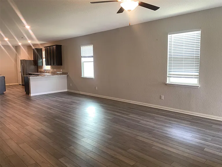 509 Congress Way — Photo 7