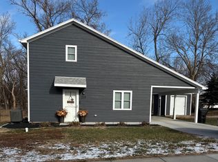 210 W 8th St, Superior, NE 68978