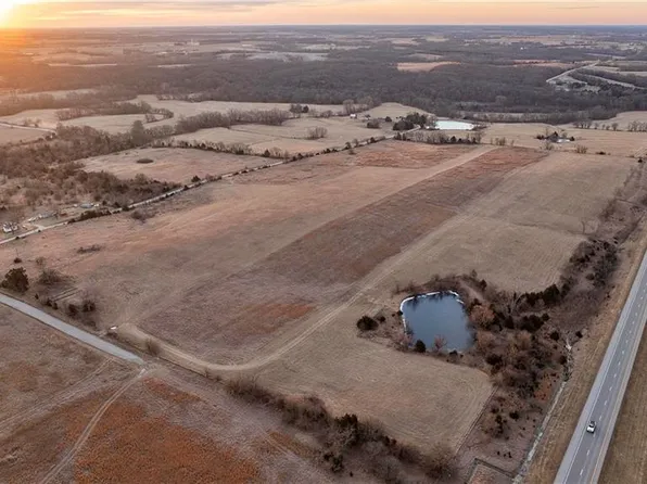 E 220th Ln, Bethany, MO 64424