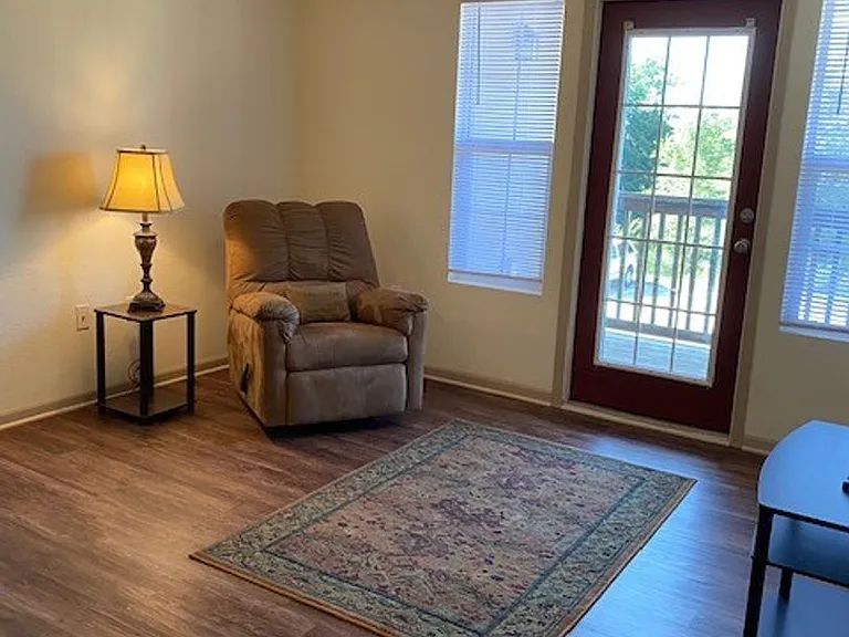 913 Westridge Dr #18 — Photo 3