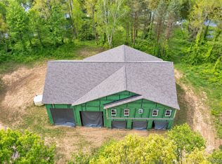 1601 W Rose Center Rd, Holly, MI 48442