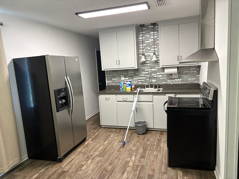 74 Marilyn Dr — Photo 2