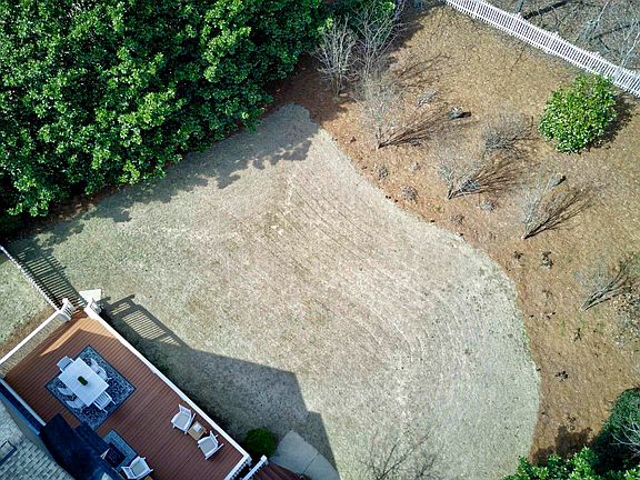 4th image of 633 Founders Park Dr W