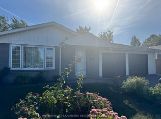 184 Folkstone Cres, Brampton, ON L6T 3N1
