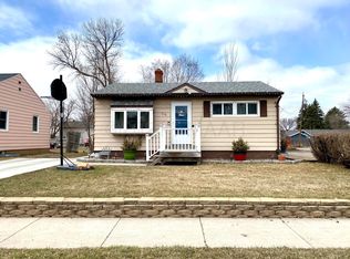 718 27th St N, Fargo, ND 58102