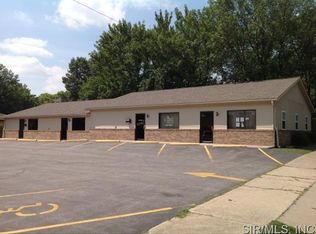 1006 Walnut St, Highland, IL 62249