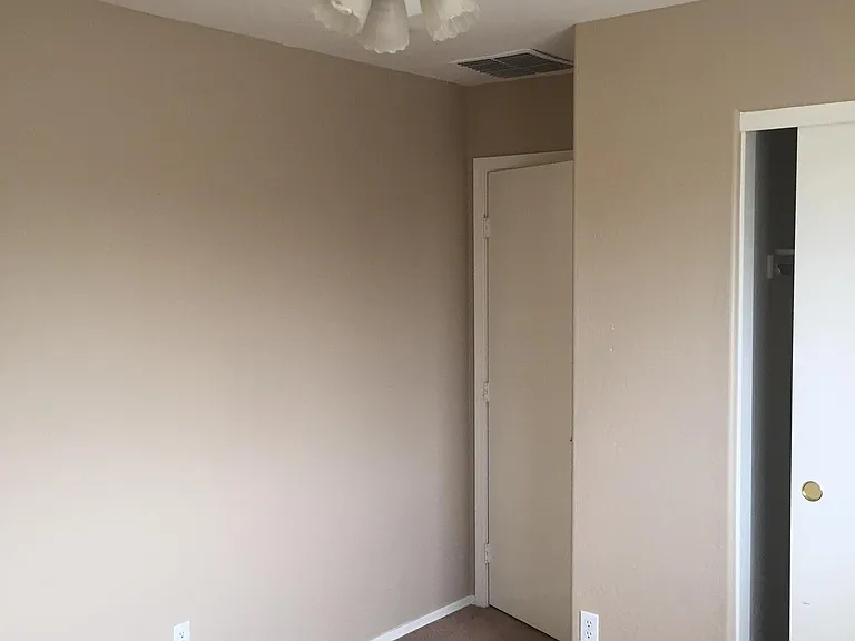 3907 S Soho Ln — Photo 17