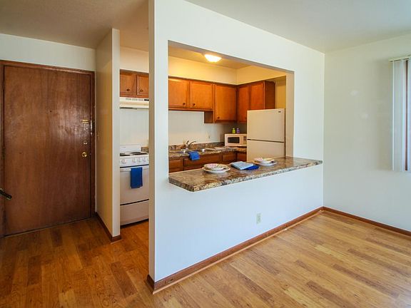 3rd image of 4019 Davenport St APT 104