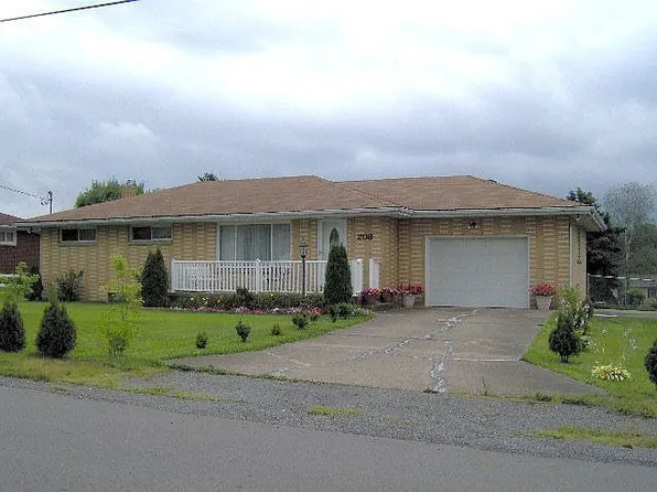 208 Alexander Ave, Follansbee, WV 26037