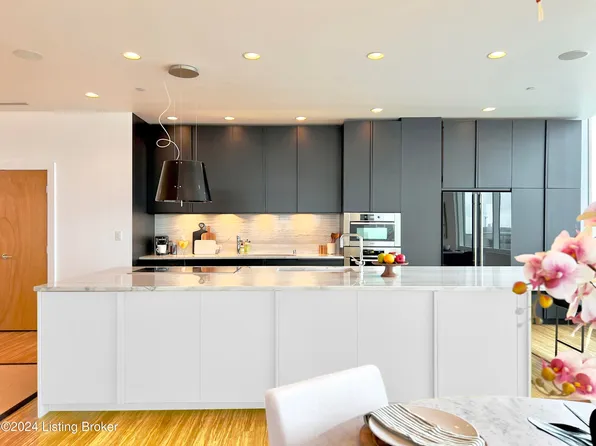 222 Witherspoon St #1103, Louisville, KY 40202