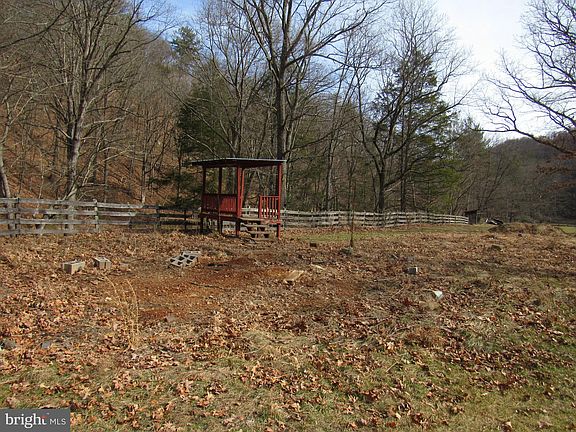 2nd image of 1956 Dove Hollow Rd