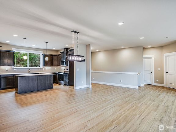 5th image of 3125 403rd Street E