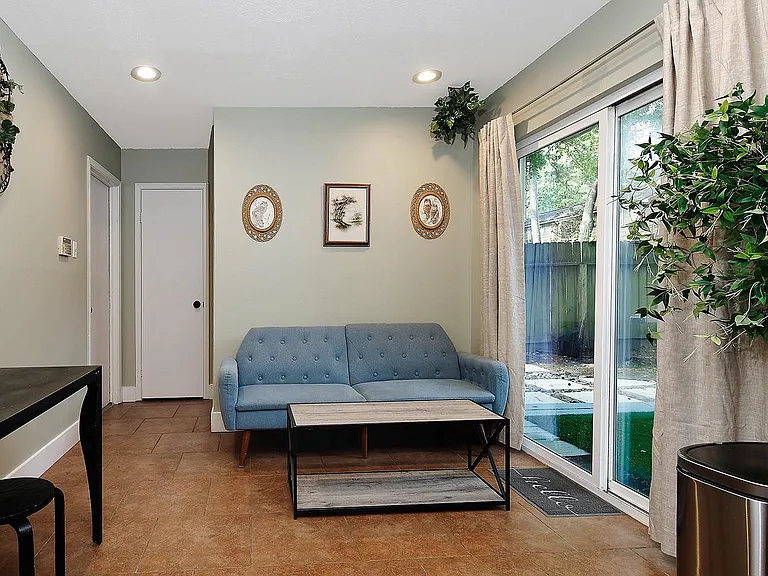 103 N Deerfoot Cir — Photo 9