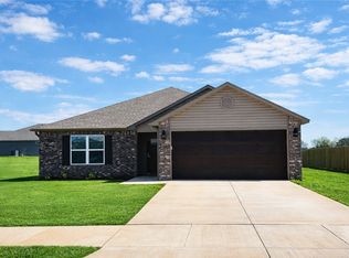 2660 Reynolds St, Pea Ridge, AR 72751