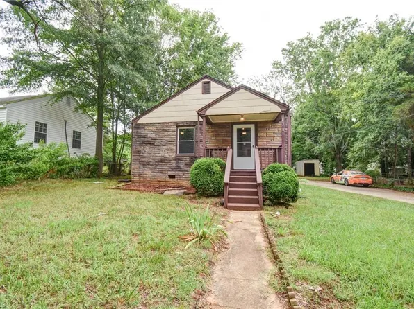2515 Waterbury St, Winston Salem, NC 27107