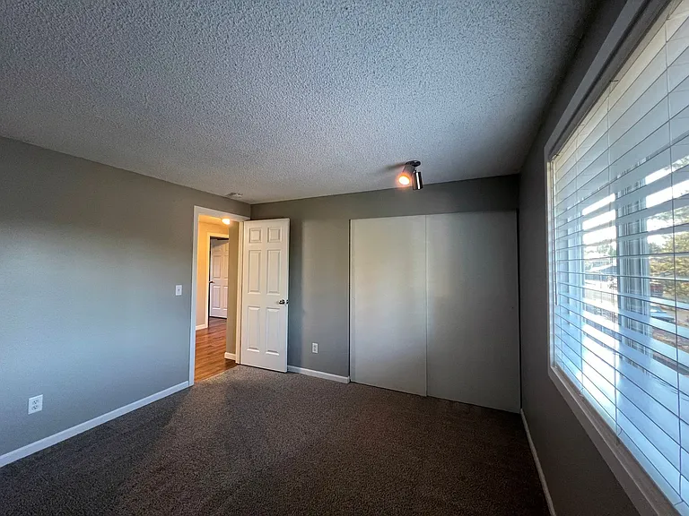 17400 158th Ave SE — Photo 36