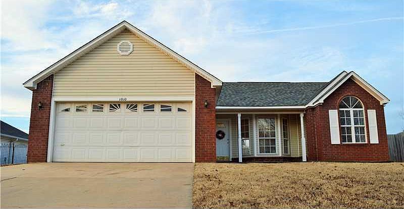 1st image of 1010 Sandstone Dr