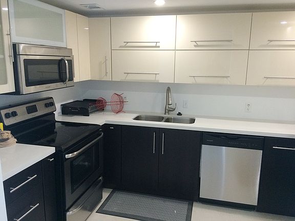 3rd image of 100 Bayview Dr Ph 8