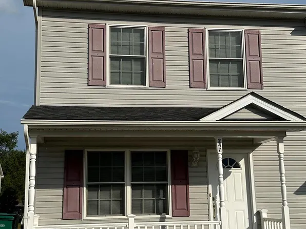 247 6th St, Luray, VA 22835