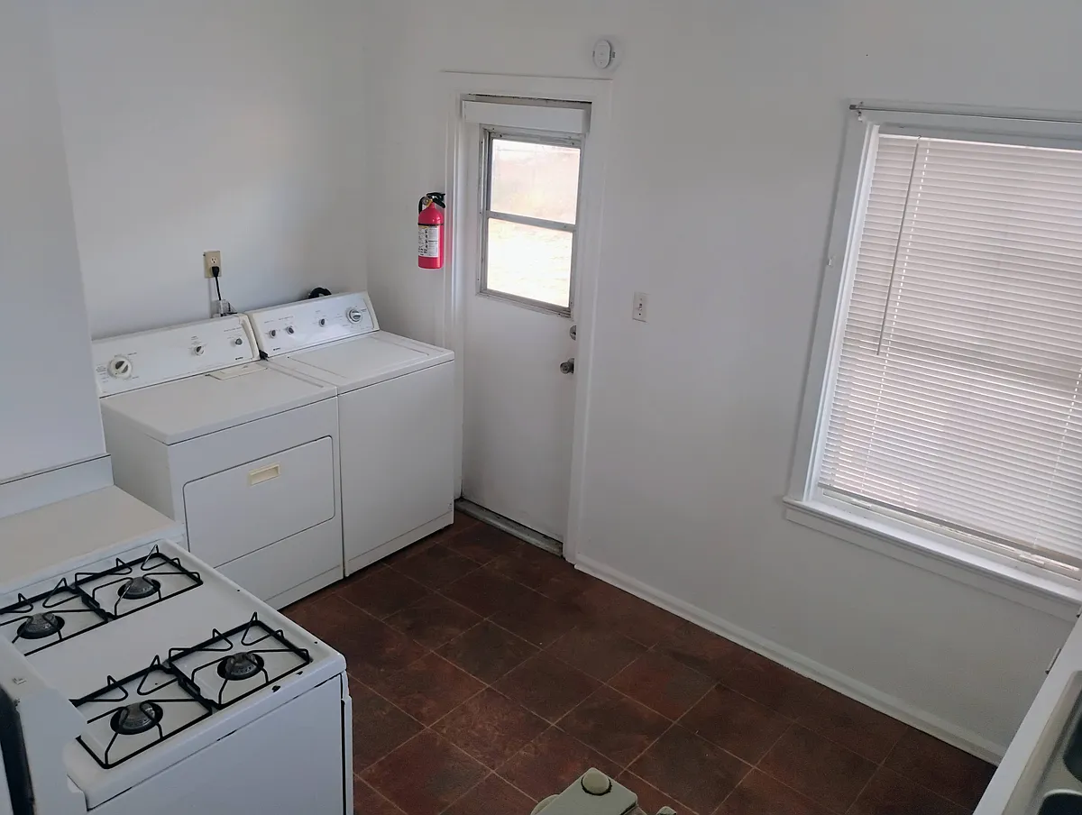 Building Photo - 206 Azurite Ave