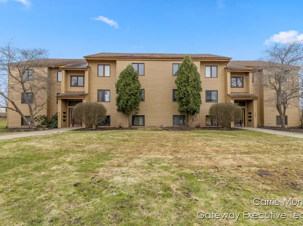 300 Farington Blvd APT 30, Holland, MI 49423