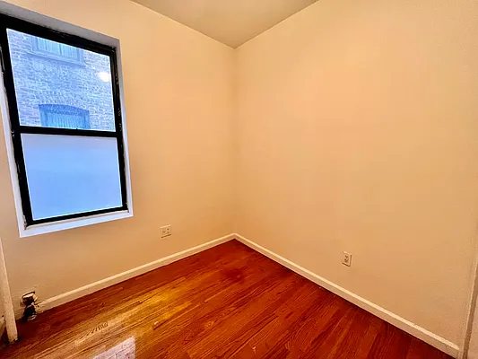 Rented by City Connections Realty | media 5