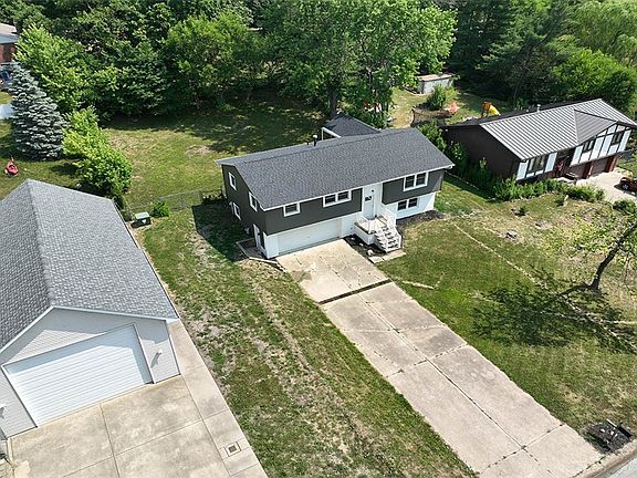 4th image of 1150 Rosewood Dr