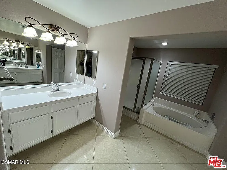711 W Avenue Q10 — Photo 15