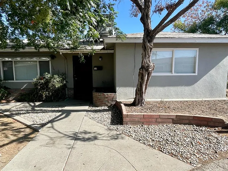 1412 Rodgers Rd — Photo 1