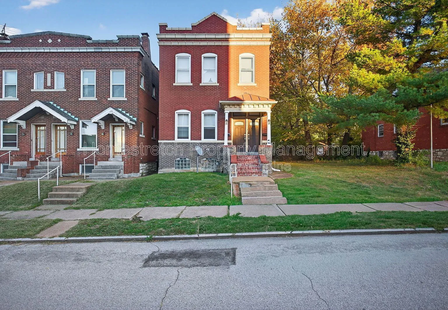2 bed, 1.0 bath, 2160 sqft, $899 — Photo 1