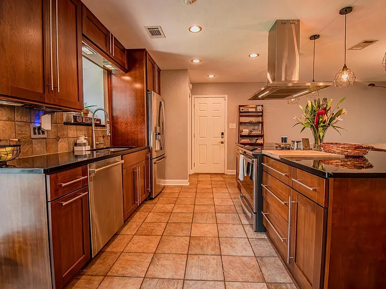 3229 Hester Dr — Photo 2