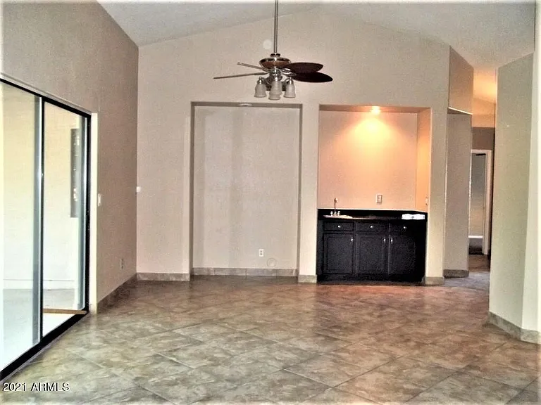 3017 W Augusta Ave — Photo 5