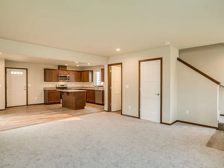 489 S Kansas Loop — Photo 10