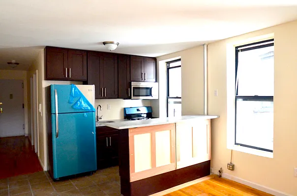 Rented by CITY SKYLINE REALTY INC | media 16