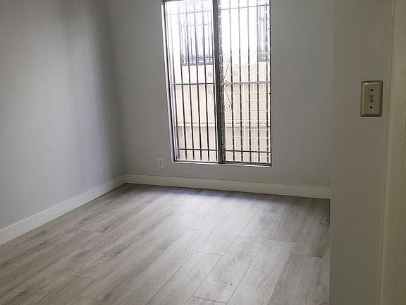 2nd image of 5029 Elmwood Ave APT 2