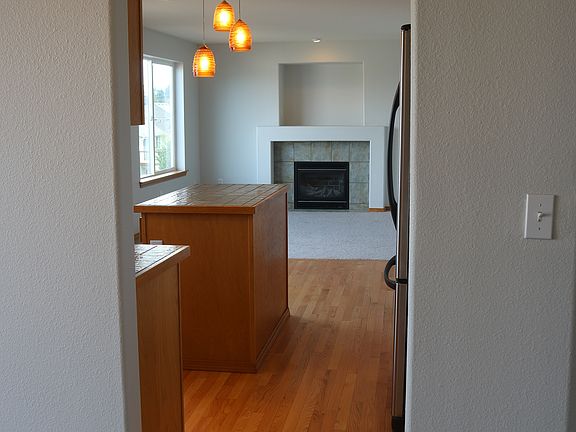 To Kitchen & Family room 