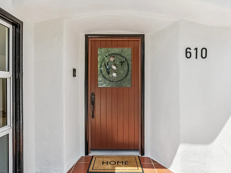 610 Hillcrest Blvd — Photo 5