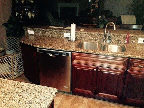 5th image of 580 Hyannis Dr