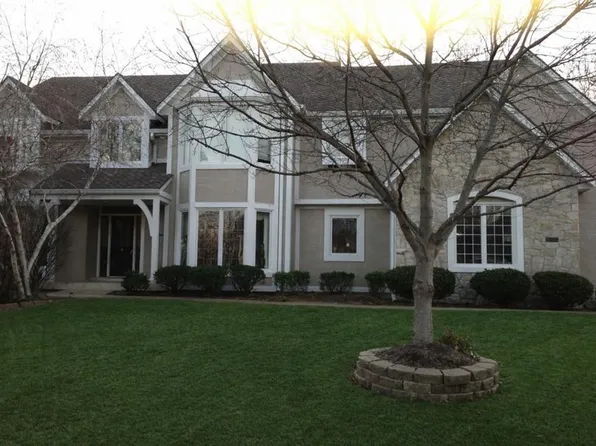 9305 W 139th St, Overland Park, KS 66221