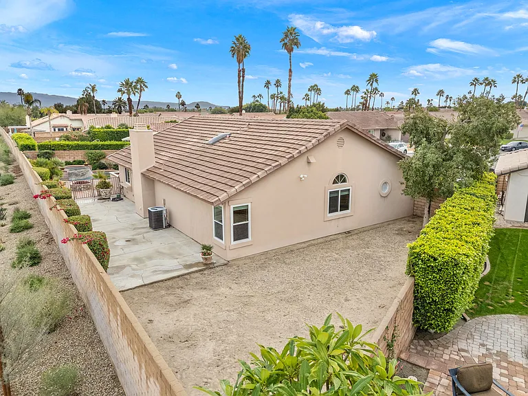 44030 Mariposa Ct — Photo 2
