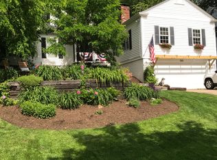 180 Elm Ct, Chagrin Falls, OH