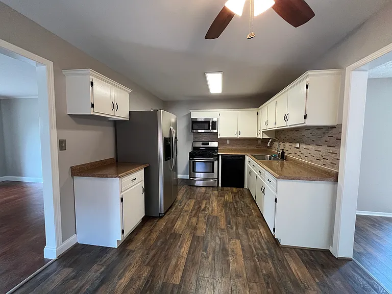 13643 Irvington Ct — Photo 4